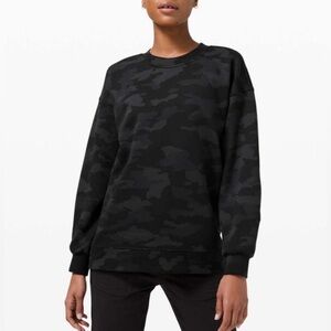 Like new LULULEMON PERFECTLY OVERSIZE CREW SWEATSHIRT - CAMO